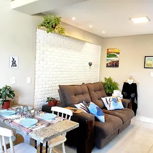 https://ap-inteiro-aconchegante-prximo-a-barra-sul.santa-catarina-brasil.com